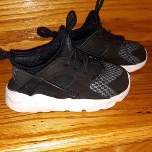 Nike Huarache toddler 8c